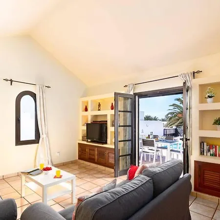 Casa Luisa, Charming 3 Bed In Matagorda * Puerto del Carmen (Lanzarote)